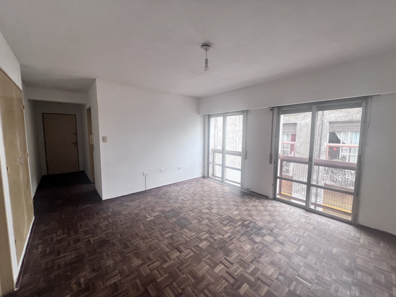 Alquilo monoambiente en el centro!