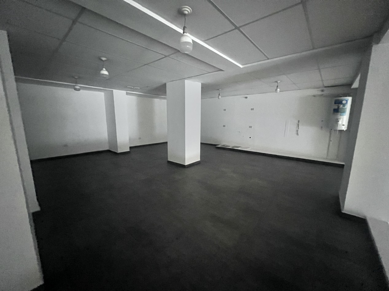 Alquilo local comercial en el centro!