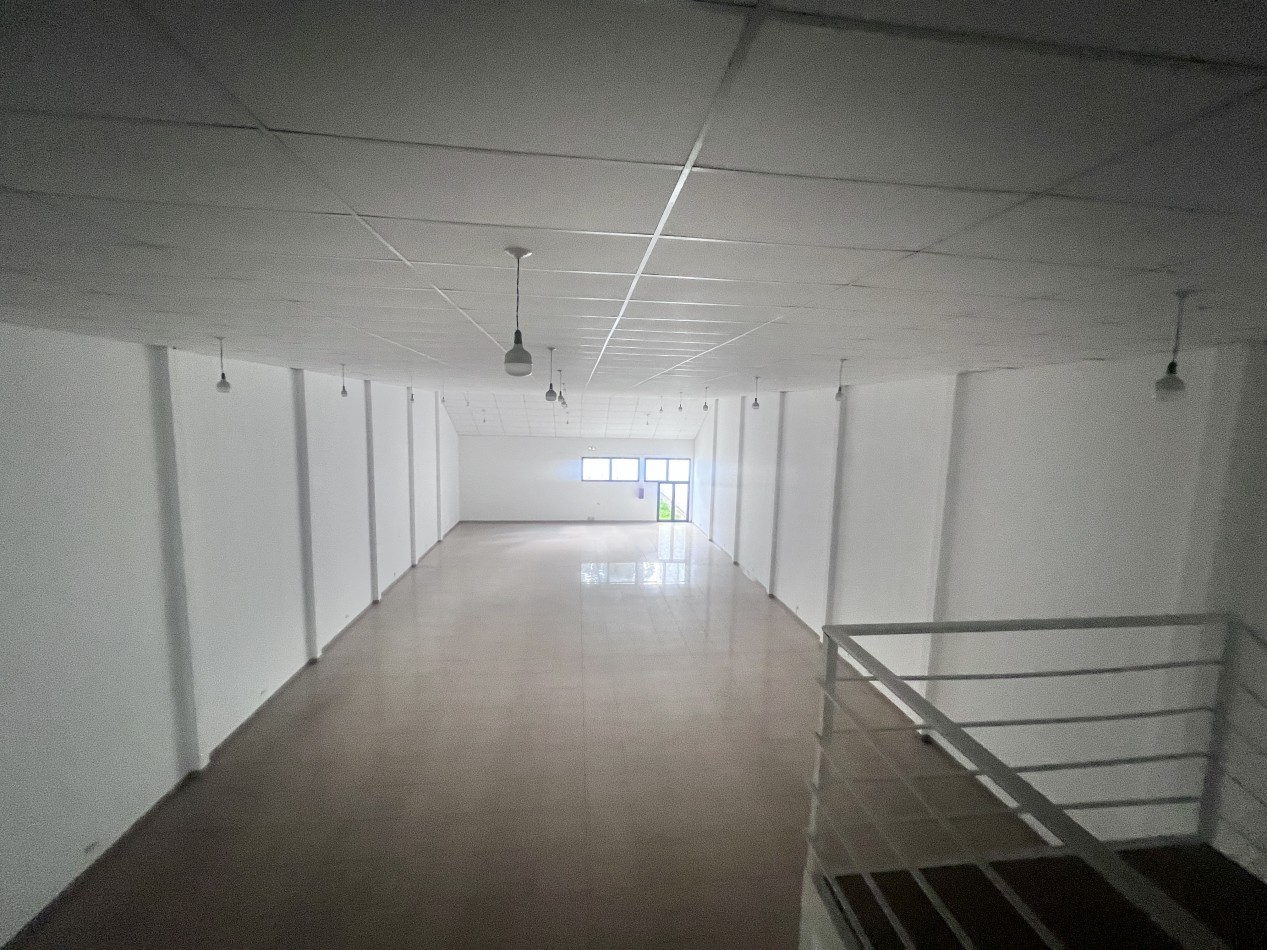 Alquilo local comercial en el centro!