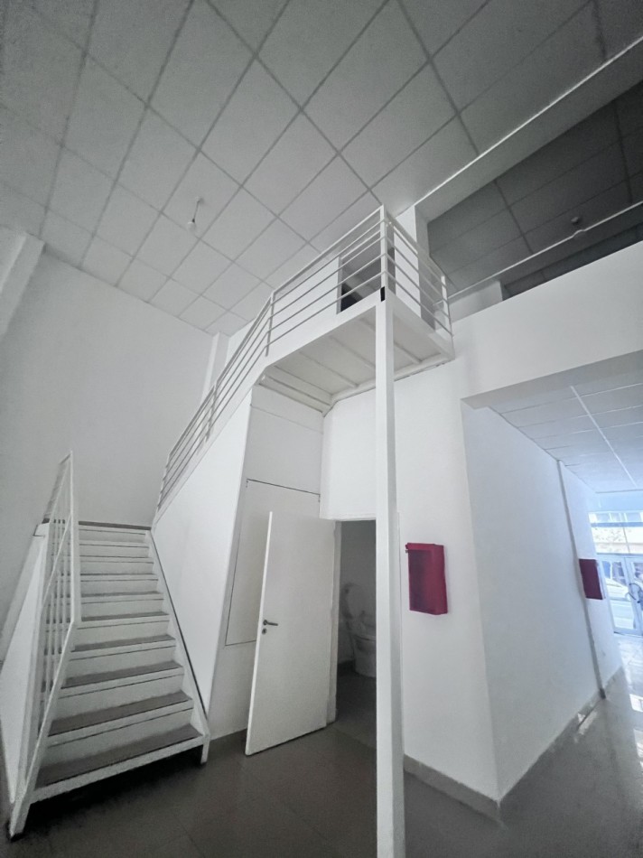 Alquilo local comercial en el centro!