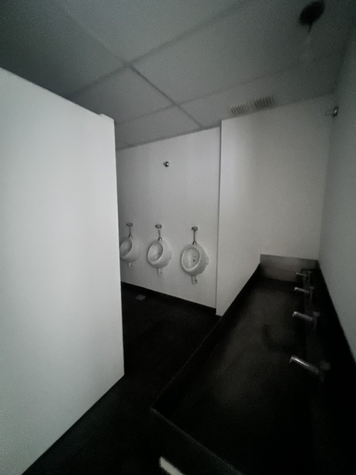 Alquilo local comercial en el centro!