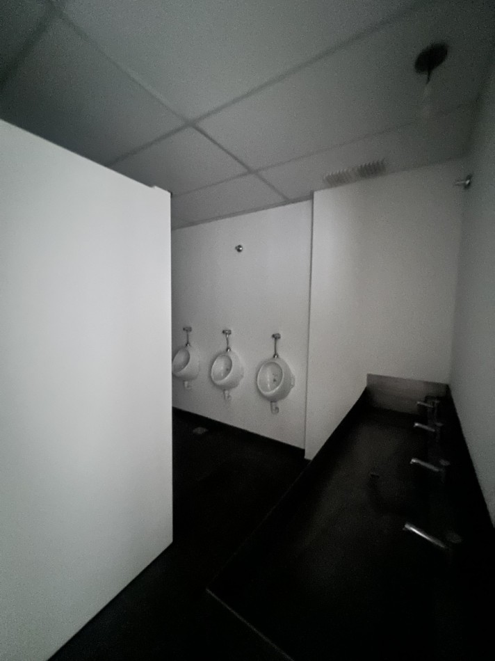 Alquilo local comercial en el centro!