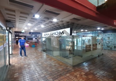 Vendo local comercial en galeria Via Fontana 